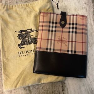 Burberry table case